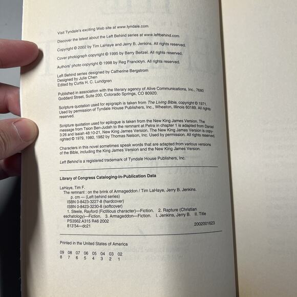 Left Behind Series Paperback Book 10 Remnant by Tim LaHaye and Jerry B Jenkins - Picture 2 of 7